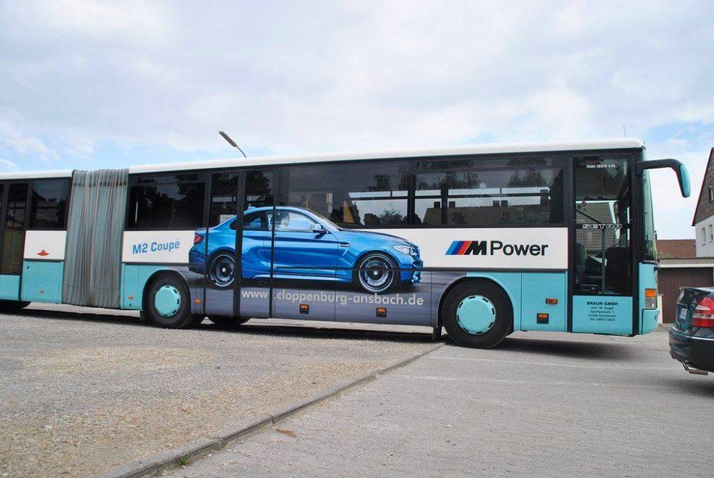 Werbung auf Bus