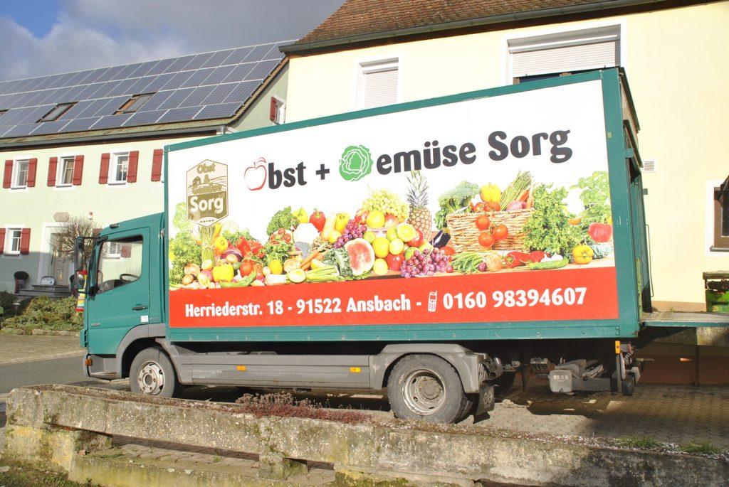 Werbung auf Kleinlaster